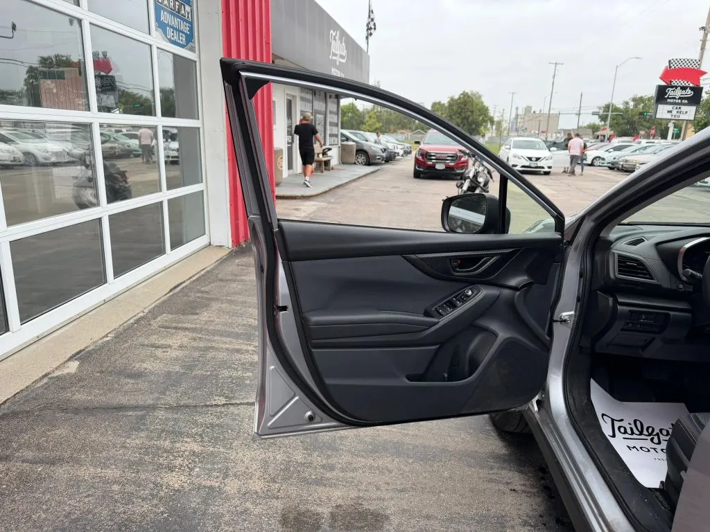 Subaru Crosstrek photo 9