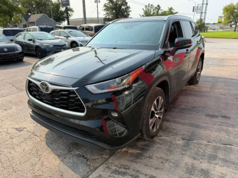 More photos of 2021 Toyota Highlander XLE Sport Utility 4D at Tailgate Motor Co. (Fremont South), NE