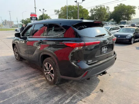 More photos of 2021 Toyota Highlander XLE Sport Utility 4D at Tailgate Motor Co. (Fremont South), NE