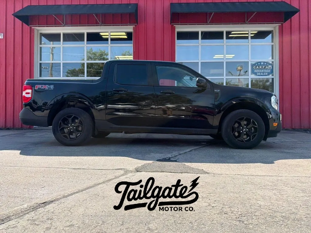 Black 2022 Ford Maverick XLT SuperCrew Pickup 4D 4 1/2 ft for sale in Fremont, NE