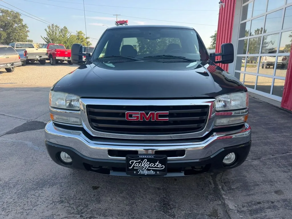 GMC Sierra photo 3