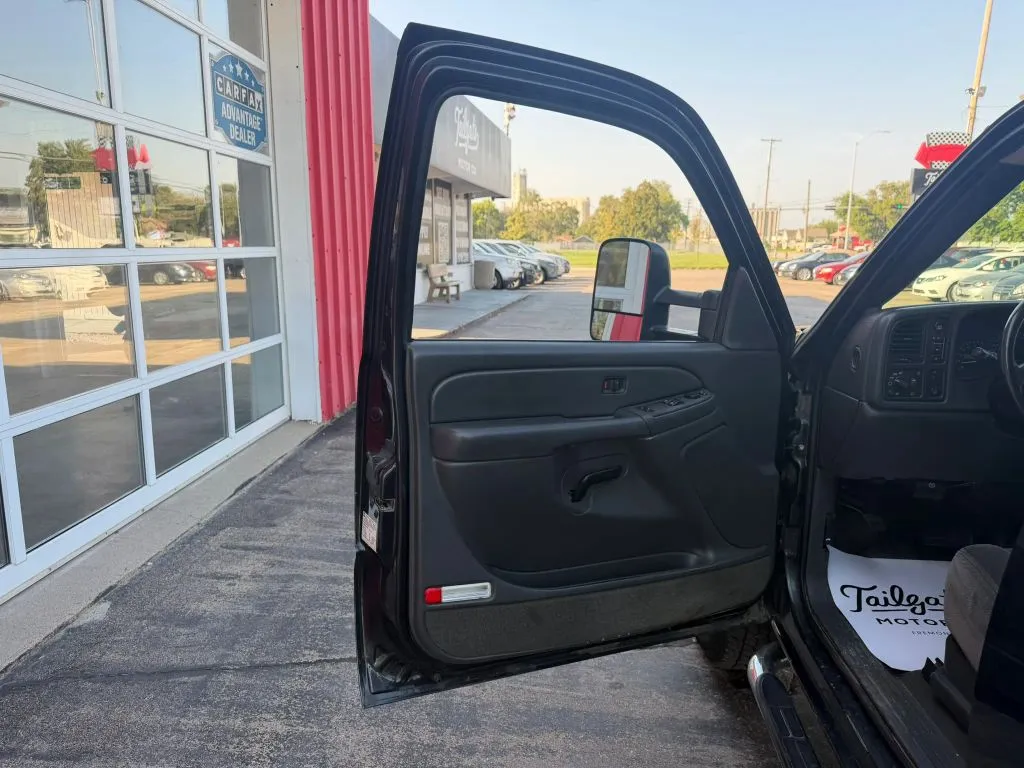 GMC Sierra photo 9