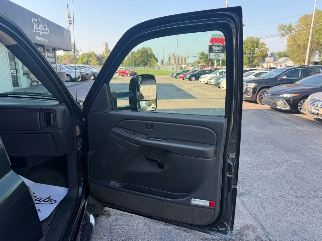 GMC Sierra photo 12