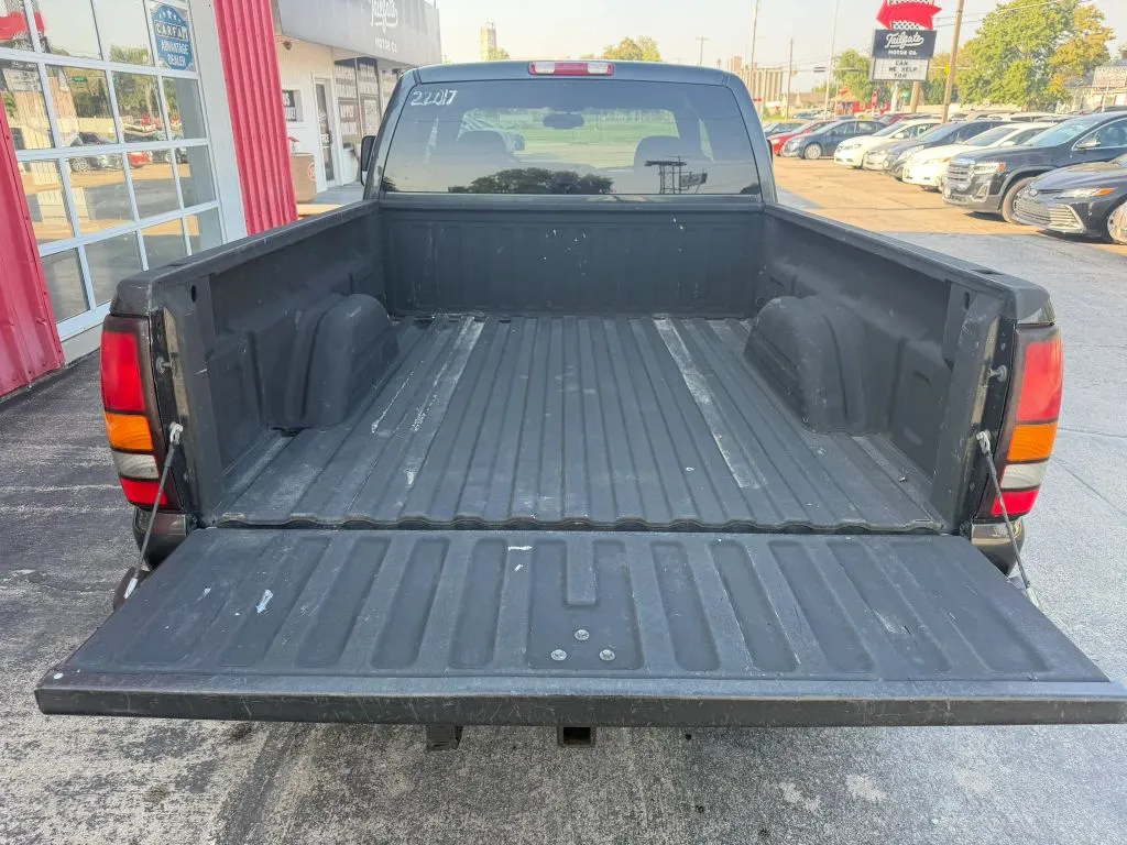 GMC Sierra photo 8