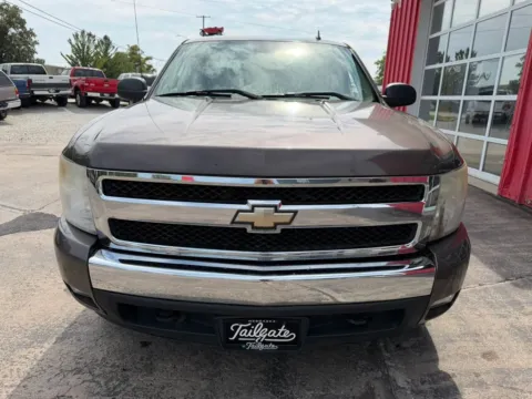 Another view of 2007 Chevrolet Silverado 1500 Extended Cab LT Pickup 4D 6 1/2 ft for sale in Fremont, NE at Tailgate Motor Co. (Fremont South)