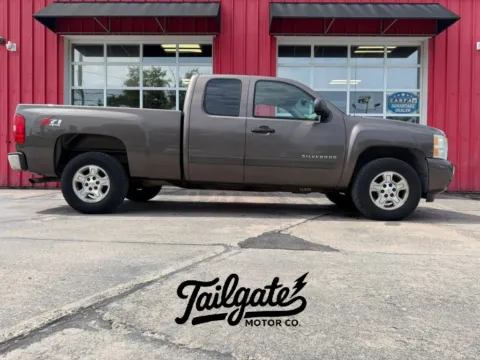 Brown 2007 Chevrolet Silverado 1500 Extended Cab LT Pickup 4D 6 1/2 ft for sale in Fremont, NE