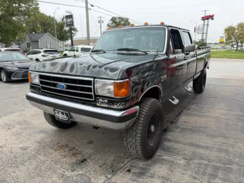 More photos of 1989 Ford F350 XLT Lariat Crew Cab 4WD at Tailgate Motor Co. (Fremont South), NE