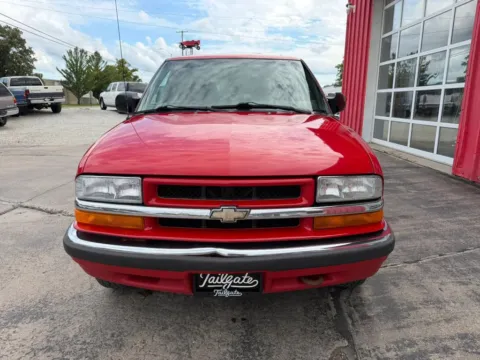 Another view of 2000 Chevrolet Blazer Sport Utility 4D for sale in Fremont, NE at Tailgate Motor Co. (Fremont South)