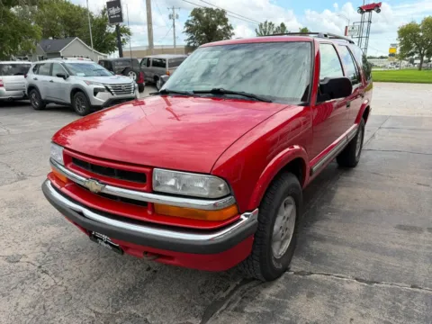 More photos of 2000 Chevrolet Blazer Sport Utility 4D at Tailgate Motor Co. (Fremont South), NE