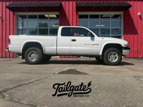 White 1999 Dodge Dakota Club Cab Pickup for sale in Fremont, NE