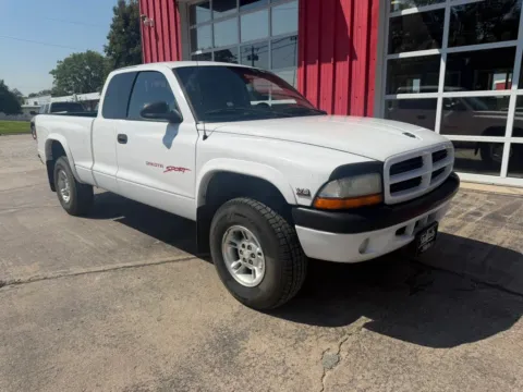 Photos of 1999 Dodge Dakota Club Cab Pickup for sale in Fremont, NE at Tailgate Motor Co. (Fremont South)