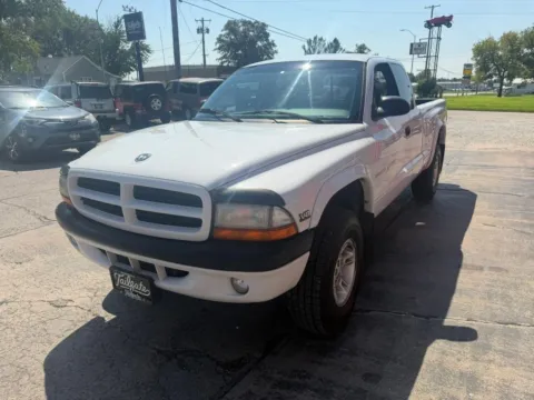 More photos of 1999 Dodge Dakota Club Cab Pickup at Tailgate Motor Co. (Fremont South), NE