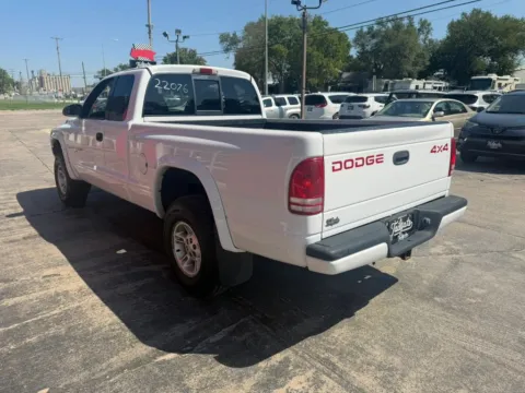 More photos of 1999 Dodge Dakota Club Cab Pickup at Tailgate Motor Co. (Fremont South), NE