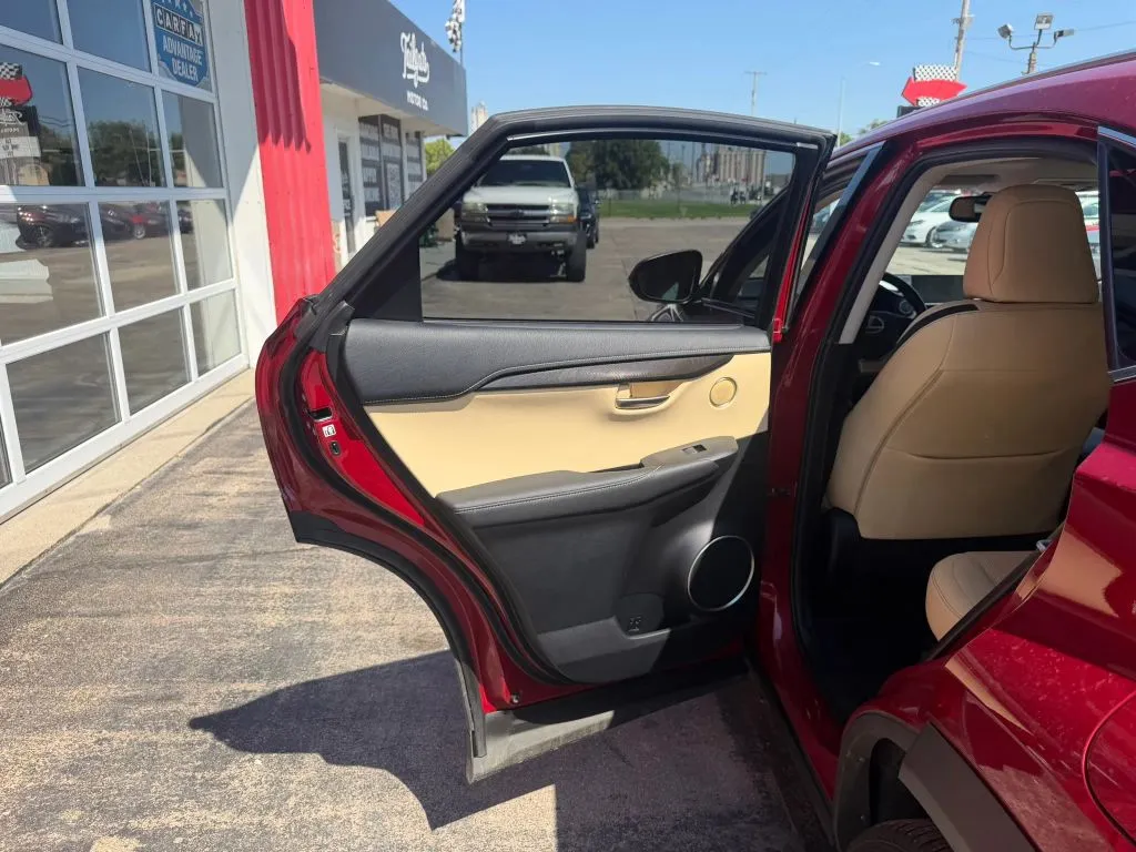 Lexus NX photo 11