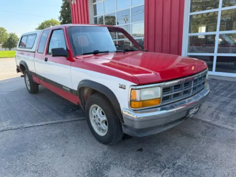 Photos of 1994 Dodge Dakota Club Cab Pickup for sale in Fremont, NE at Tailgate Motor Co. (Fremont South)