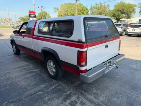 More photos of 1994 Dodge Dakota Club Cab Pickup at Tailgate Motor Co. (Fremont South), NE