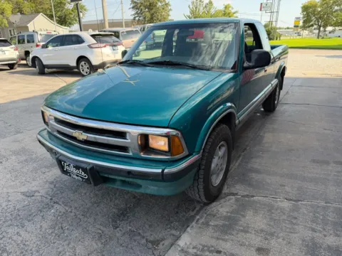 More photos of 1996 Chevrolet S10 Extended Cab Pickup at Tailgate Motor Co. (Fremont South), NE
