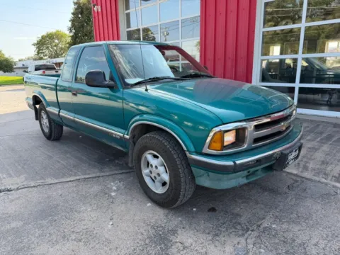 Photos of 1996 Chevrolet S10 Extended Cab Pickup for sale in Fremont, NE at Tailgate Motor Co. (Fremont South)