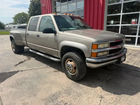 Photos of 2000 Chevrolet 3500 Crew Cab Long Bed for sale in Fremont, NE at Tailgate Motor Co. (Fremont South)