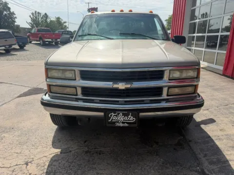 Another view of 2000 Chevrolet 3500 Crew Cab Long Bed for sale in Fremont, NE at Tailgate Motor Co. (Fremont South)