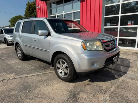 Photos of 2011 Honda Pilot Touring Sport Utility 4D for sale in Fremont, NE at Tailgate Motor Co. (Fremont South)