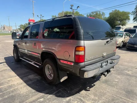 More photos of 2001 GMC Yukon XL 2500 Sport Utility at Tailgate Motor Co. (Fremont South), NE