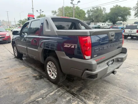 More photos of 2002 Chevrolet Avalanche 1500 Sport Utility Pickup 4D at Tailgate Motor Co. (Fremont South), NE