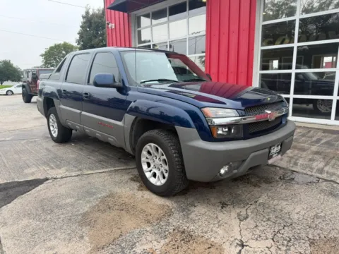 Photos of 2002 Chevrolet Avalanche 1500 Sport Utility Pickup 4D for sale in Fremont, NE at Tailgate Motor Co. (Fremont South)