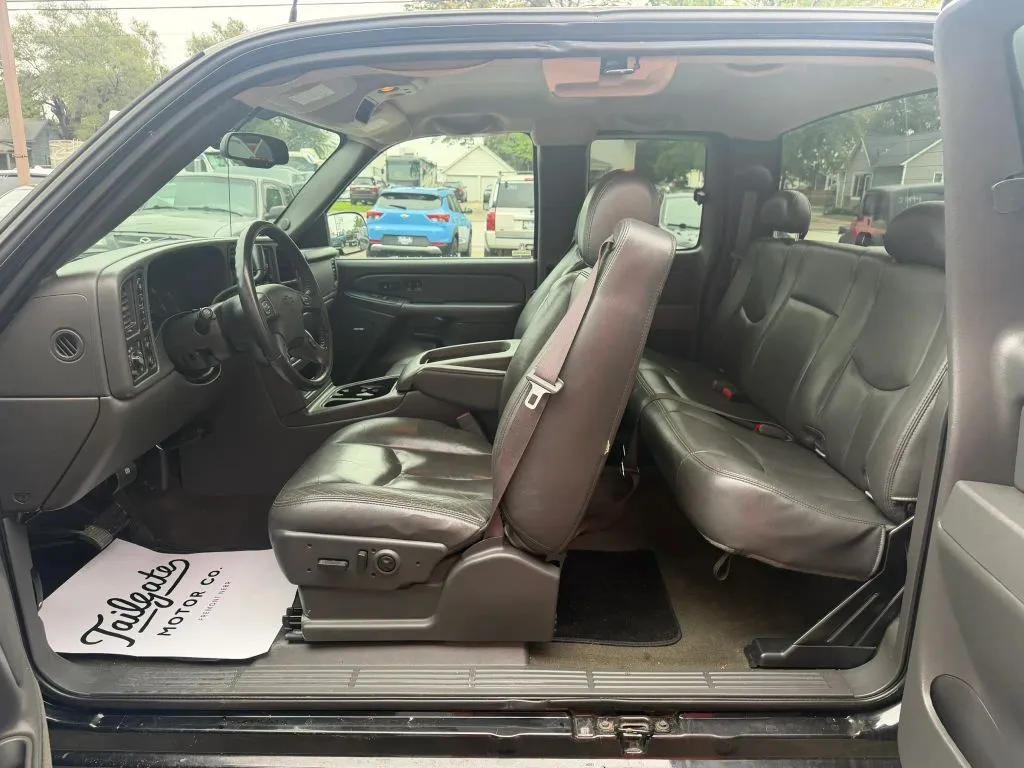 Chevrolet Silverado photo 11