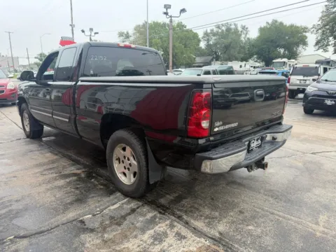 More photos of 2005 Chevrolet Silverado 1500 Extended Cab LT Pickup 4D 6 1/2 ft at Tailgate Motor Co. (Fremont South), NE