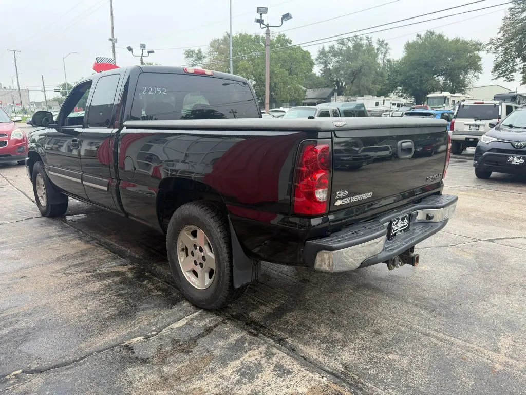 Chevrolet Silverado photo 5