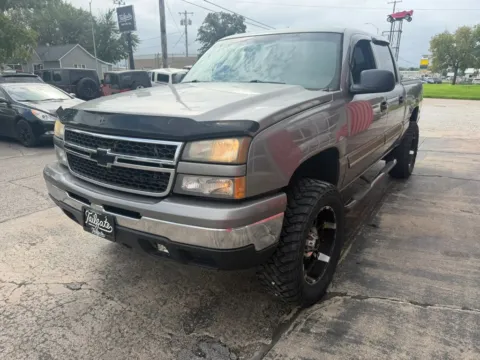 More photos of 2006 Chevrolet Silverado 1500 Crew Cab LT Pickup 4D 5 3/4 ft at Tailgate Motor Co. (Fremont South), NE