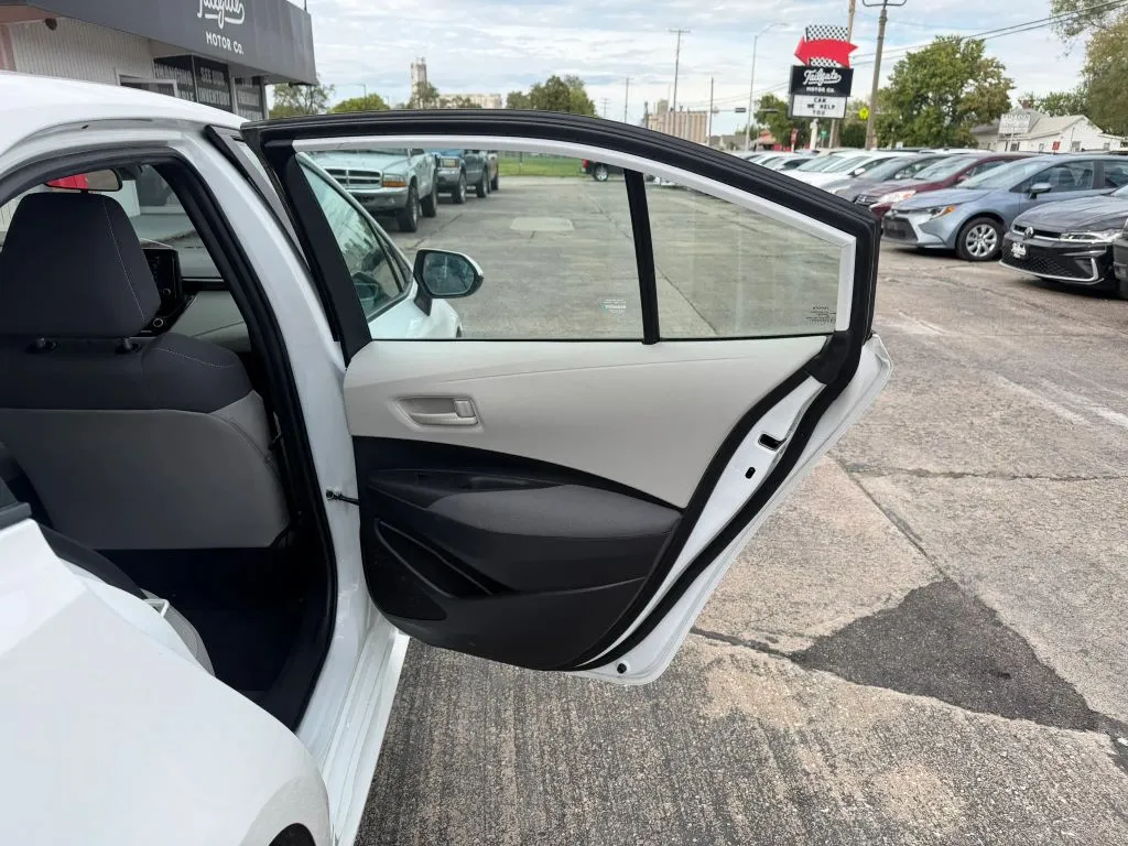 Toyota Corolla photo 14