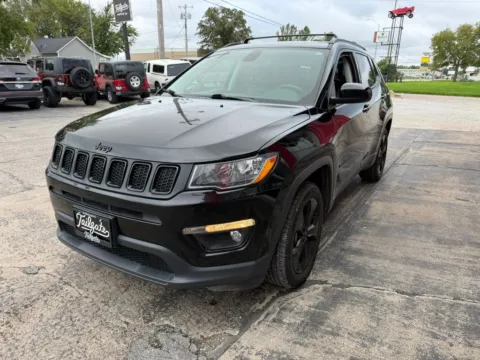 More photos of 2021 Jeep Compass Altitude Sport Utility 4D at Tailgate Motor Co. (Fremont South), NE