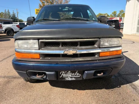 Another view of 2000 Chevrolet S10 Extended Cab Pickup for sale in Fremont, NE at Tailgate Motor Co. (Fremont South)