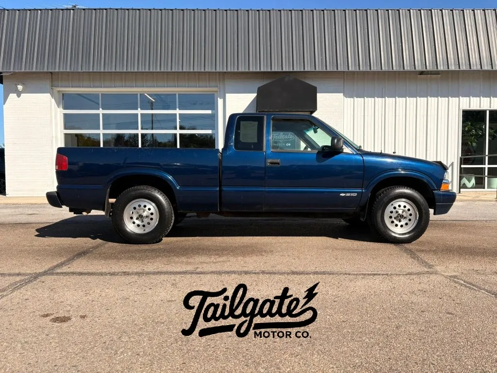 2000 Chevrolet S-10 LS