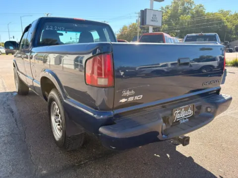 More photos of 2000 Chevrolet S10 Extended Cab Pickup at Tailgate Motor Co. (Fremont South), NE