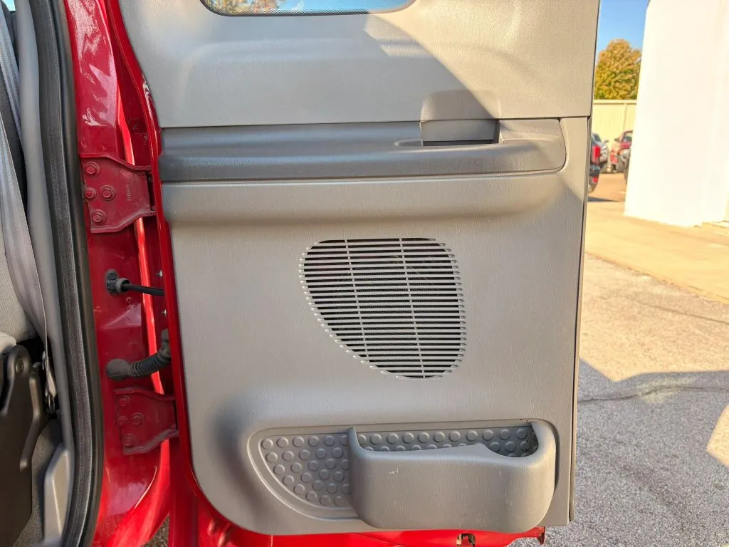 Ford F-250 photo 13