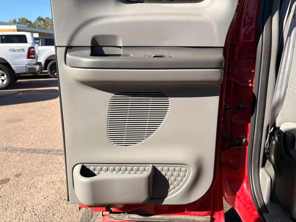 Ford F-250 photo 9