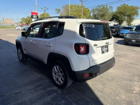 More photos of 2018 Jeep Renegade Latitude Sport Utility 4D at Tailgate Motor Co. (Fremont South), NE