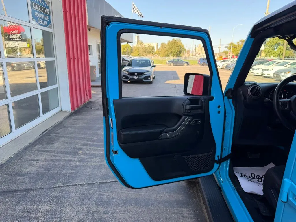 Jeep Wrangler photo 9