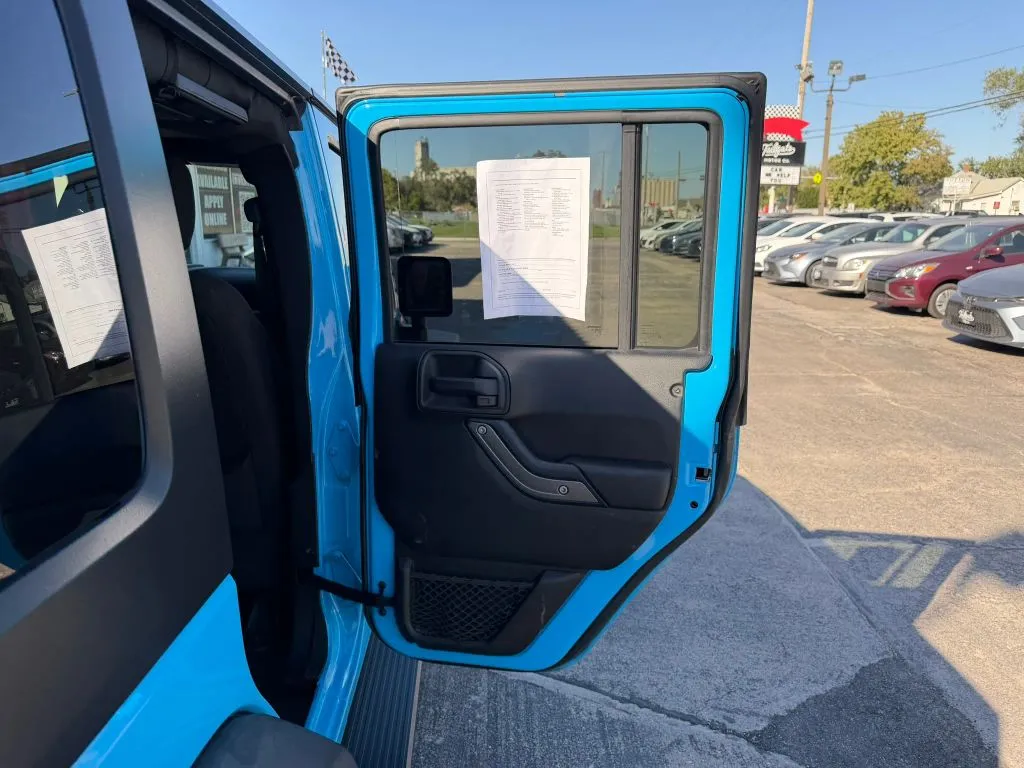 Jeep Wrangler photo 15