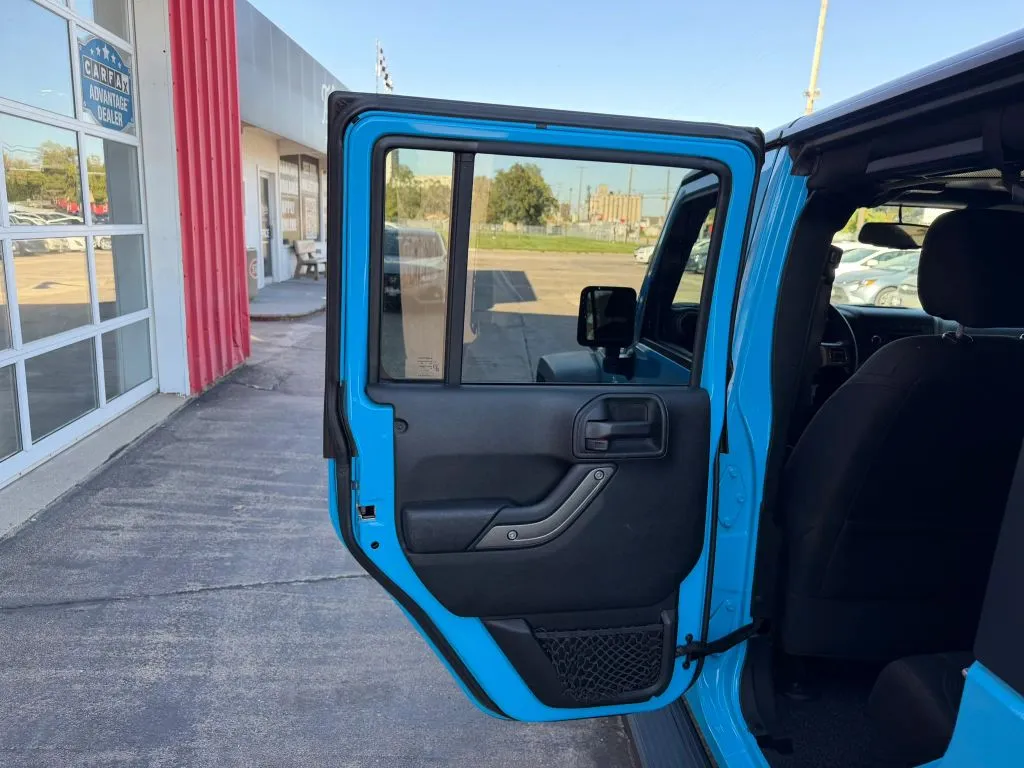 Jeep Wrangler photo 11