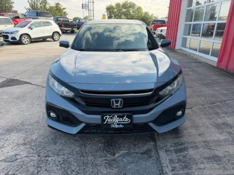 Another view of 2017 Honda Civic EX-L w/Navigation Hatchback 4D for sale in Fremont, NE at Tailgate Motor Co. (Fremont South)