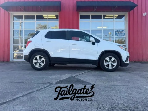 White 2020 Chevrolet Trax LS Sport Utility 4D for sale in Fremont, NE