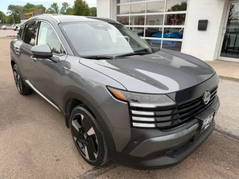 Photos of 2025 Nissan Kicks SR Sport Utility 4D for sale in Fremont, NE at Tailgate Motor Co. (Fremont South)