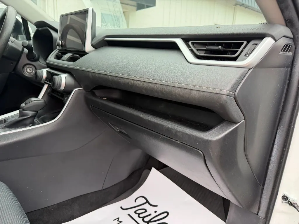 Toyota RAV4 photo 15