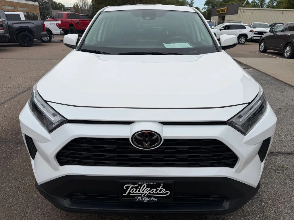 Toyota RAV4 photo 3