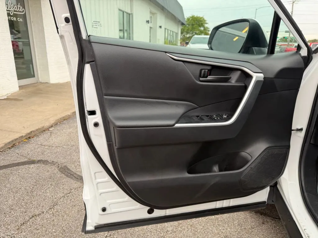 Toyota RAV4 photo 21