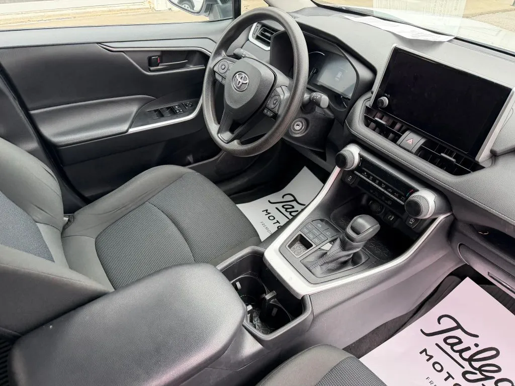 Toyota RAV4 photo 13